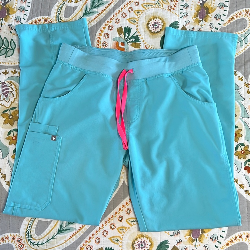 FIGS- Kade cargo pants- Women’s M/T